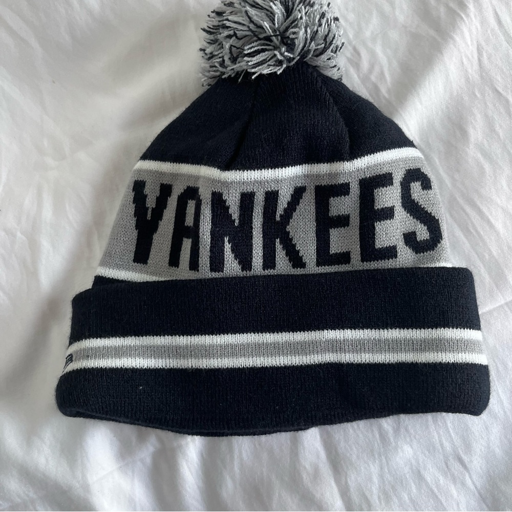 New Era yankee beanie